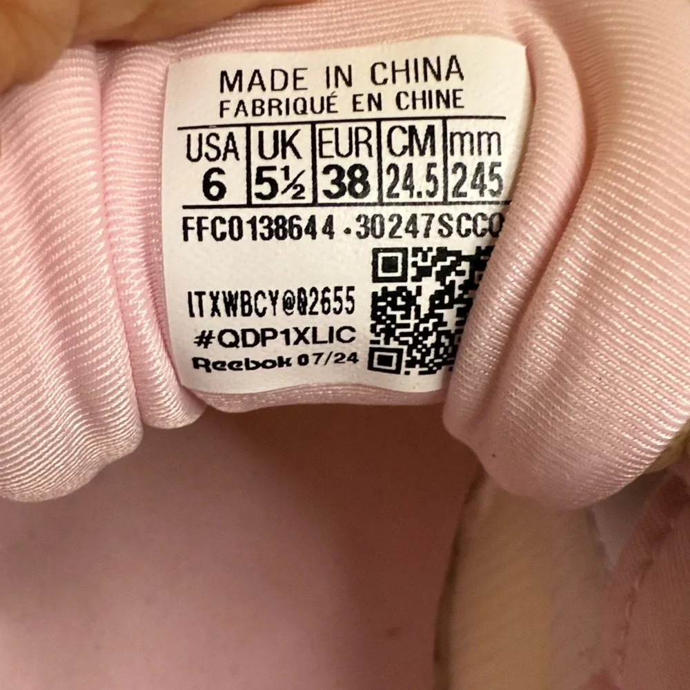 Reebok Vizome Big Girl  Cream and pink  Sneakers